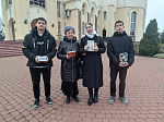 Молодежный актив Россошанского благочиния в г. Россошь провел акцию в честь Дня матери
