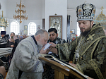 В среду второй седмицы Великого поста епископ Дионисий совершил Литургию Преждеосвященных Даров и диаконскую хиротонию в Казанском храме поселка Каменка