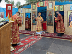 Епископ Дионисий возглавил Божественную литургию на территории Верхнемамонского казачьего кадетского корпуса с. Гороховка и совершил закладку камня в основание храма