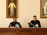 Преосвященнейший епископ Дионисий возглавил приходское собрание Ильинского кафедрального собора