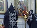 Епископ Россошанский и Острогожский Дионисий совершил Божественную литургию в Костомаровском епархиальном монастыре