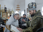 В среду второй седмицы Великого поста епископ Дионисий совершил Литургию Преждеосвященных Даров и диаконскую хиротонию в Казанском храме поселка Каменка