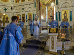 Накануне праздника Успения Пресвятой Богородицы Архипастырь совершил всенощное бдение с чином Погребения Плащаницы Божией Матери в Ильинском кафедральном соборе Россоши