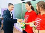 В Воробьевской СОШ прошла благотворительная акция «Белый цветок»: школа внесла вклад в дело милосердия