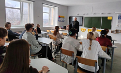 В школе № 8 города Острогожска состоялось занятие, посвященное Дню православной книги