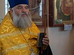 Преосвященнейший Дионисий, епископ Россошанский и Острогожский, совершил всенощное бдение в храме святых апостолов Петра и Павла с. Петропавловка