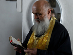 Преосвященнейший Дионисий, епископ Россошанский и Острогожский, совершил всенощное бдение в храме святых апостолов Петра и Павла села Петропавловка