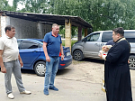 В Калачеевском районе священнослужитель благословил волонтеров, помогающих участникам специальной военной операции