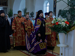 Епископ Россошанский и Острогожский Дионисий совершил венчальную Литургию в храме святителя Митрофана, первого епископа Воронежского, села Верхний Мамон
