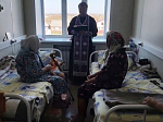 Настоятель Преображенского храма села Заболотовка посетил Ольховатскую районную больницу