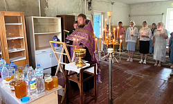 В молитвенной комнате села Волошино Острогожского района совершено освящение меда нового урожая
