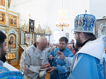В праздник Казанской иконы Божией Матери Преосвященнейший епископ Дионисий совершил Литургию в Казанском храме пгт. Каменка