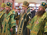 В день памяти преставления Сергия, игумена Радонежского епископ Дионисий сослужил сонму Архипастырей в Гефсиманском Черниговском скиту