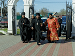 Епископ Россошанский и Острогожский Дионисий совершил венчальную Литургию в храме святителя Митрофана, первого епископа Воронежского, села Верхний Мамон