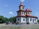 Архипастырь совершил освящение новосооруженных колоколов, куполов и крестов для строящегося храма в селе Лизиновка Россошанского района
