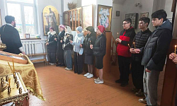 В п.г.т. Подгоренский настоятель Троицкого храма совместно с Подгоренской автоинспекцией провели мероприятие для школьников