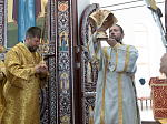Епископ Россошанский и Острогожский Дионисий совершил Божественную литургию в Воскресенском соборе Белогорского епархиального мужского монастыря