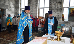 В х. Переездном в строящемся храме в честь иконы Божией Матери «Неопалимая Купина» отслужили водосвятный молебен