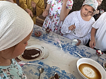 Лето началось с десерта: воспитанники воскресной школы приготовили пирожное с летними ягодами