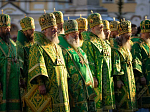 Епископ Россошанский и Острогожский Дионисий сослужил Святейшему Патриарху Кириллу за всенощным бдением в Троице-Сергиевой лавре
