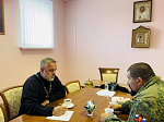 Руководитель епархиального отдела встретился с военным священником