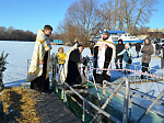В городе Павловске освятили воду в Крещенской купели на реке Дон
