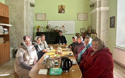 В храмах Богучарского благочиния поздравили прихожан старшего поколения с Днем пожилого человека