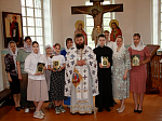 Выпускникам воскресной школы вручили аттестаты