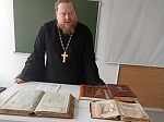 Встреча священника со школьниками сельских приходов ко  Дню православной книги.