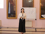 В воскресной школе Ильинского кафедрального собора состоялась дискуссия «Мой путь: между Западом и Востоком или стать самим собой?»