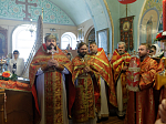 В понедельник Светлой седмицы епископ Дионисий совершил Литургию в храме Покрова Пресвятой Богородицы города Павловска