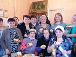Сотрудники благочиния встретились с подопечными районного отделения Общества инвалидов за чаепитием с жаворонками