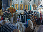 В пятницу Страстной седмицы епископ Дионисий совершил вечерню с выносом Плащаницы Спасителя в Ильинском кафедральном соборе г. Россошь