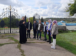 Экскурсия воспитанников Руднянской школы‑интерната в Казанский храм села Новотолучеево: знакомство с историей и устройством святыни
