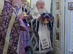 В Неделю 3-ю Великого поста, Крестопоклонную, Преосвященнейший епископ Дионисий сослужил митрополиту Воронежскому и Лискинскому Сергию в Костомаровском монастыре