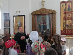 Клирик благочиния провел экскурсию по храму