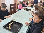 В воскресной школе имени святителя Серафима (Соболева), архиепископа Богучарского, состоялся мастер‑класс по выпечке «жаворонков»
