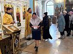 Настоятель храма Успения Пресвятой Богородицы города Калач поздравил прихожанок с Днем матери