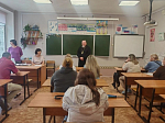 Священник принял участие в родительском собрании в Репьевской СОШ