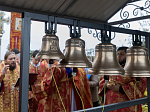 Правящий Архиерей совершил Божественную литургию в храме сщмч. Петра, митрополита Крутицкого, и освятил колокола для храмовой звонницы на малой родине святого
