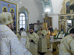 Епископ Россошанский и Острогожский Дионисий возглавил праздничное богослужение в храме святого мученика Иоанна Воина города Богучара