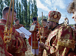 Глава Россошанской епархии совершил Божественную литургию в храме сщмч. Петра, митрополита Крутицкого, на малой родине святого