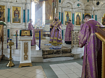 В четверг Страстной седмицы Архипастырь совершил Литургию в Свято-Ильинском кафедральном соборе города Россоши