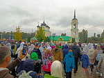 Духовенство и жители Калачеевского, Воробьевского и Петропавловского районов приняли участие в воронежском общегородском крестном ходе