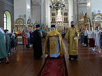 Правящий Архиерей совершил Божественную литургию в храме святых апостолов Петра и Павла с. Репьевка
