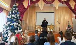 В МБОУ «Заводская СОШ им. И. Д. Лихобабина» состоялся X межмуниципальный конкурс‑фестиваль чтецов и исполнителей «Рождественские чтения»