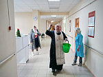 В день праздника Крещения Господня настоятель Свято-Митрофановского храма села Верхний Мамон посетил районную больницу
