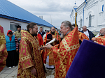 Правящий Архиерей возглавил служение Божественной литургии в храме святых апостолов Петра и Павла районного центра Репьевка