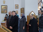 В Неделю 6-ю по Пасхе, о слепом, епископ Дионисий совершил Божественную литургию в Воскресенском соборе Белогорского мужского монастыря