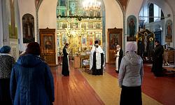 В Калачеевском церковном округе совершены заупокойные богослужения о всех православных христианах, безвинно богоборцами убиенных